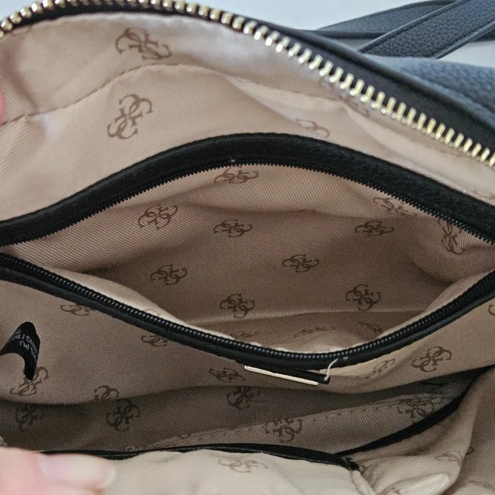 GUESS Jardine Large Camera Bag Black Adjustable Shoulder Strap /Defective Pocket